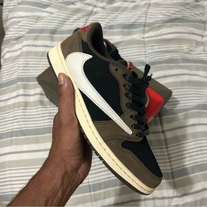 Jordan 1 travis scott mocha